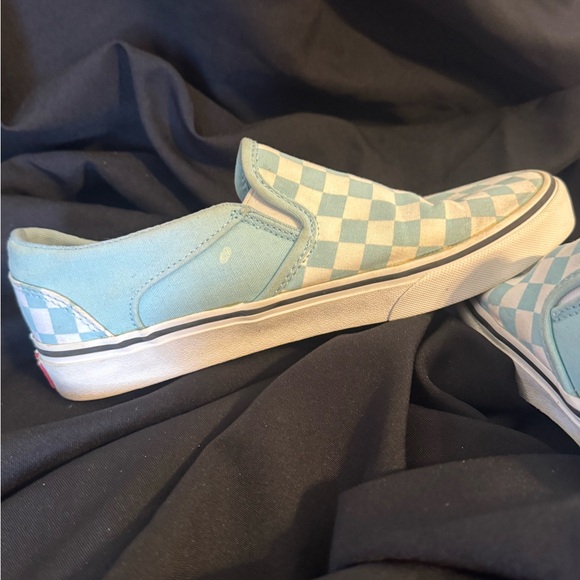 VANS - Picture 5 of 9